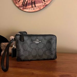 Coach wristlet wallet
